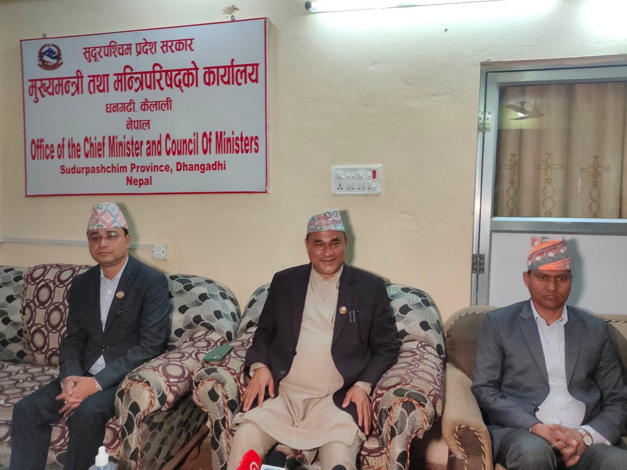 सुदूरपश्चिमका मुख्यमन्त्री भन्छन्- विश्वासकाे मत जित्छु, मध्यावधि चुनाव  हुँदैन